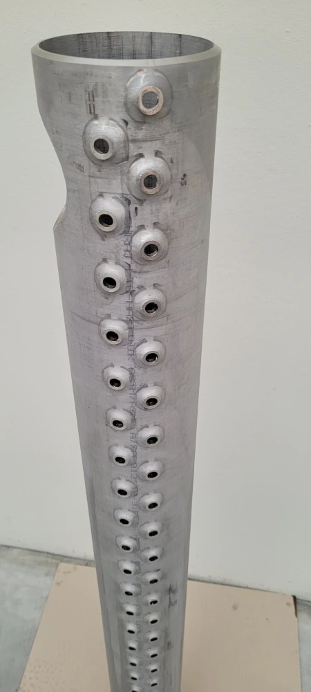 particolare verticale di un tubo estruso